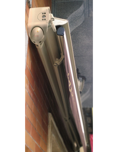 TOLDO SEMICOFRE BRAZO INVISIBLE